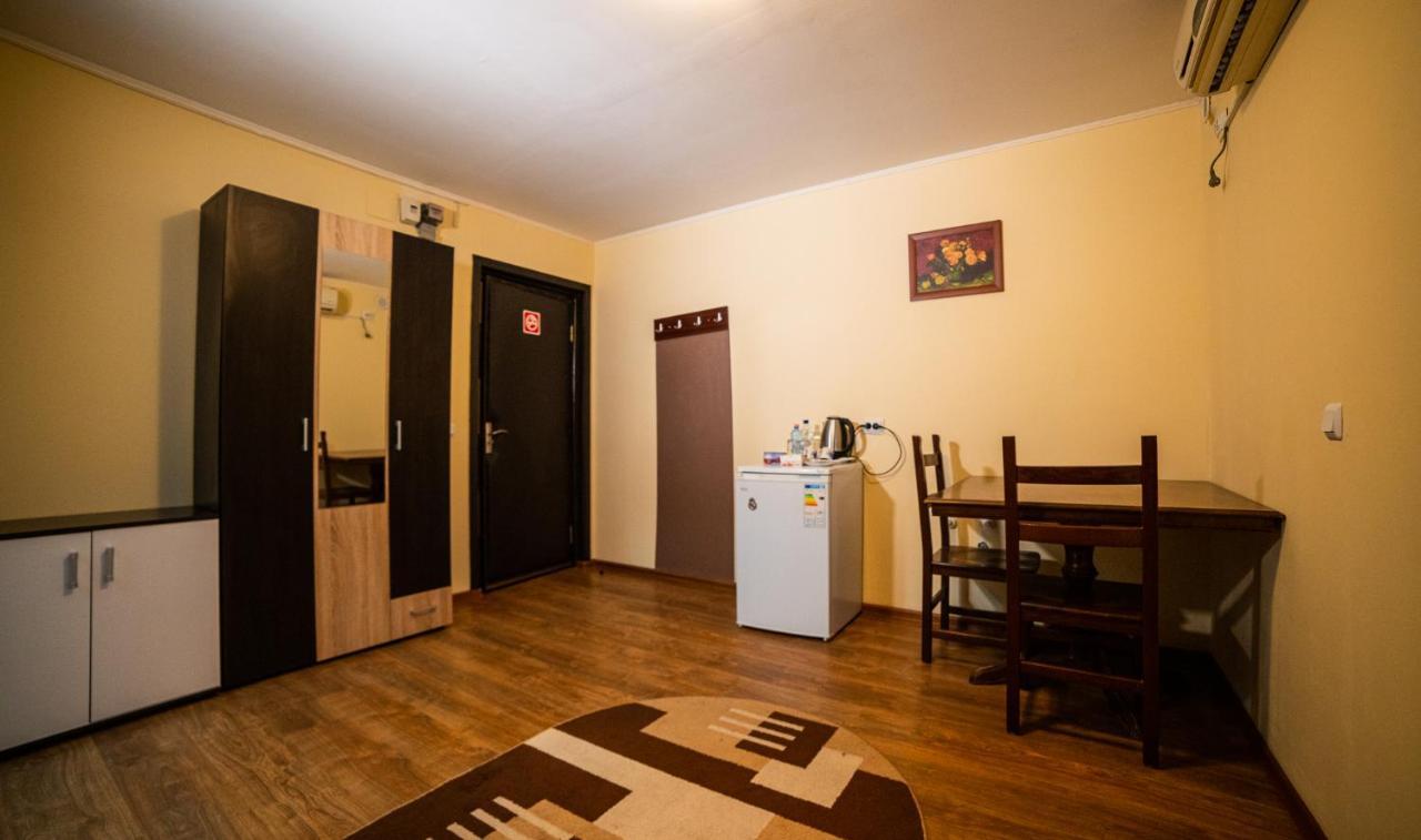 Buget B&B Focşani エクステリア 写真