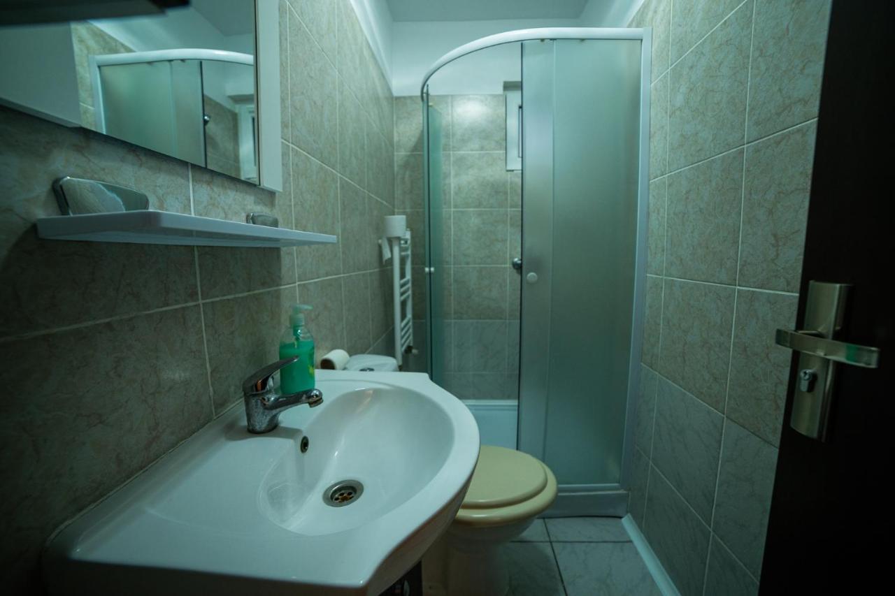 Buget B&B Focşani エクステリア 写真