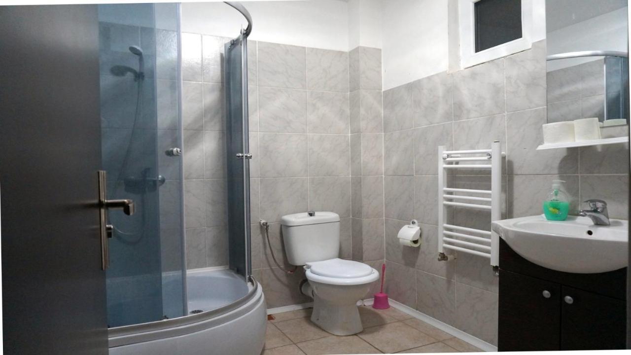 Buget B&B Focşani エクステリア 写真