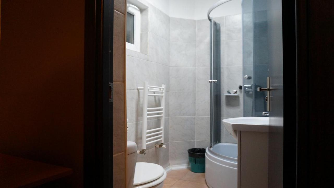 Buget B&B Focşani エクステリア 写真